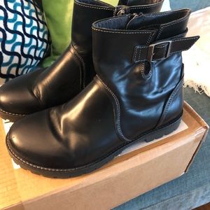 Birkenstock Women’s Stowe Leather Boots.